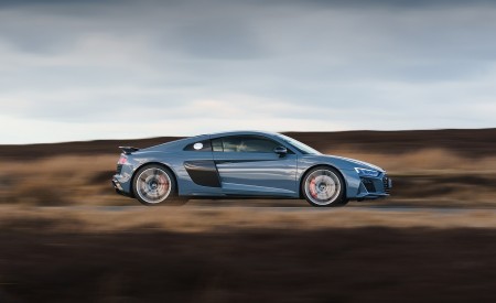 2019 Audi R8 V10 Coupe Performance quattro (UK-Spec) Side Wallpapers 450x275 (113)