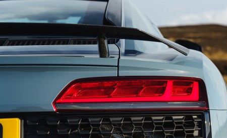 2019 Audi R8 V10 Coupe Performance quattro (UK-Spec) Tail Light Wallpapers 450x275 (171)
