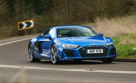 2019 Audi R8 V10 Coupe quattro (UK-Spec) Front Three-Quarter Wallpapers 450x275 (3)