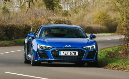2019 Audi R8 V10 Coupe quattro (UK-Spec) Front Wallpapers 450x275 (17)