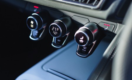 2019 Audi R8 V10 Coupe quattro (UK-Spec) Interior Detail Wallpapers 450x275 (71)