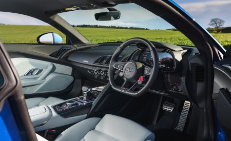 2019 Audi R8 V10 Coupe quattro (UK-Spec) Interior Wallpapers 450x275 (65)
