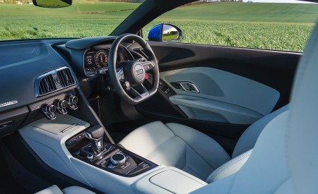 2019 Audi R8 V10 Coupe quattro (UK-Spec) Interior Wallpapers 450x275 (67)
