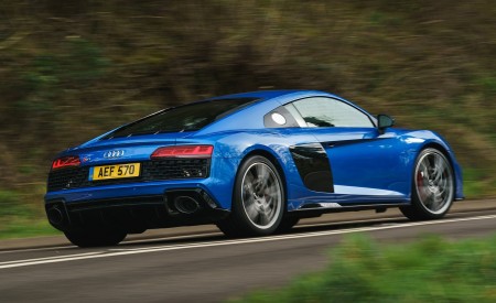 2019 Audi R8 V10 Coupe quattro (UK-Spec) Rear Three-Quarter Wallpapers 450x275 (6)