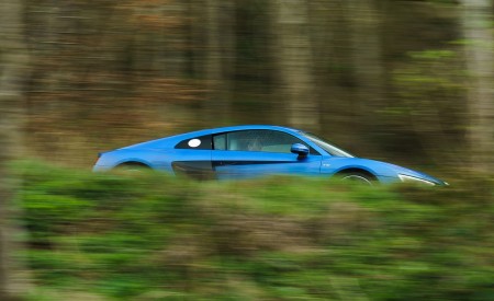 2019 Audi R8 V10 Coupe quattro (UK-Spec) Side Wallpapers 450x275 (23)