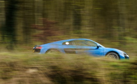 2019 Audi R8 V10 Coupe quattro (UK-Spec) Side Wallpapers 450x275 (24)