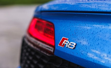 2019 Audi R8 V10 Coupe quattro (UK-Spec) Tail Light Wallpapers 450x275 (49)