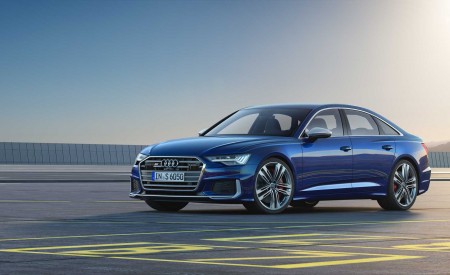 2019 Audi S6 Sedan TDI (Color: Navarra Blue) Front Three-Quarter Wallpapers 450x275 (8)