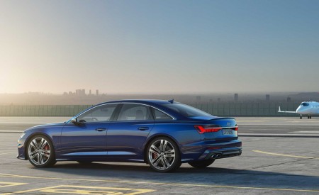 2019 Audi S6 Sedan TDI (Color: Navarra Blue) Side Wallpapers 450x275 (15)