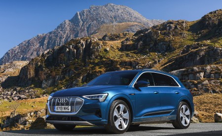 2019 Audi e-tron 55 (UK-Spec) Front Three-Quarter Wallpapers  450x275 (62)