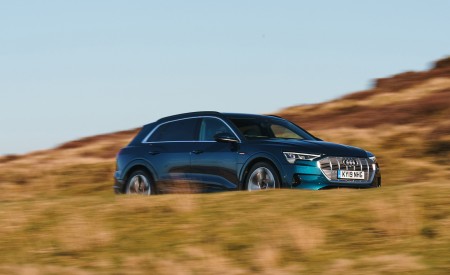 2019 Audi e-tron 55 (UK-Spec) Front Three-Quarter Wallpapers 450x275 (27)