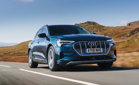 2019 Audi e-tron 55 (UK-Spec) Front Three-Quarter Wallpapers 450x275 (11)