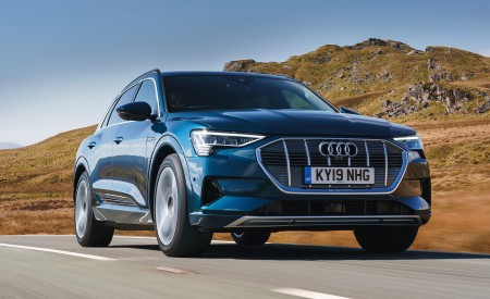 2019 Audi e-tron 55 (UK-Spec) Front Three-Quarter Wallpapers 450x275 (6)