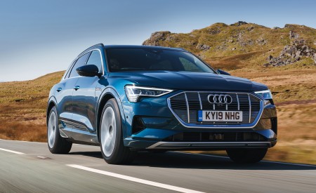 2019 Audi e-tron 55 (UK-Spec) Front Three-Quarter Wallpapers 450x275 (7)