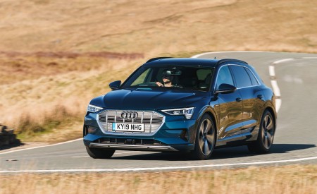 2019 Audi e-tron 55 (UK-Spec) Front Three-Quarter Wallpapers 450x275 (29)