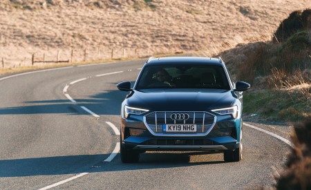 2019 Audi e-tron 55 (UK-Spec) Front Wallpapers 450x275 (50)