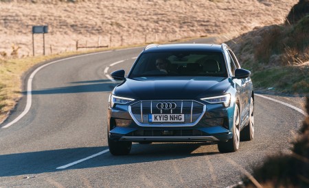2019 Audi e-tron 55 (UK-Spec) Front Wallpapers 450x275 (59)
