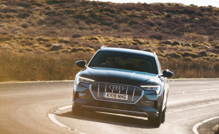 2019 Audi e-tron 55 (UK-Spec) Front Wallpapers 450x275 (32)