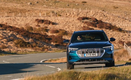 2019 Audi e-tron 55 (UK-Spec) Front Wallpapers  450x275 (52)