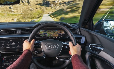 2019 Audi e-tron 55 (UK-Spec) Interior Wallpapers 450x275 (128)