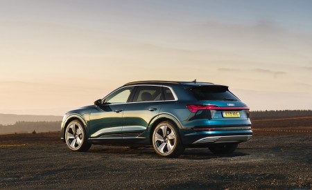 2019 Audi e-tron 55 (UK-Spec) Rear Three-Quarter Wallpapers 450x275 (82)