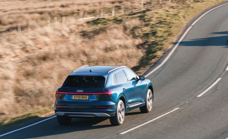 2019 Audi e-tron 55 (UK-Spec) Rear Three-Quarter Wallpapers 450x275 (55)