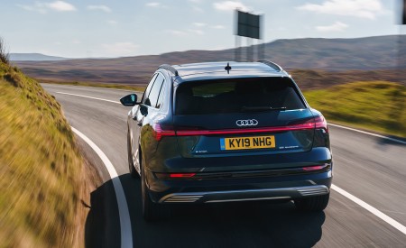 2019 Audi e-tron 55 (UK-Spec) Rear Wallpapers 450x275 (14)