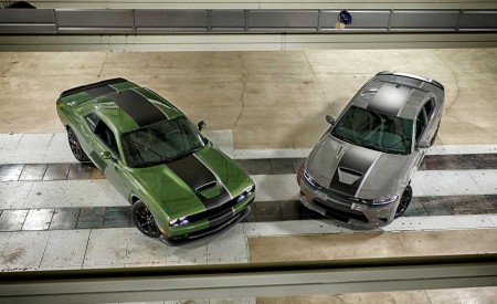2019 Dodge Challenger RT and 2019 Dodge Charger Stars & Stripes Edition Front Three-Quarter Wallpapers 450x275 (2)