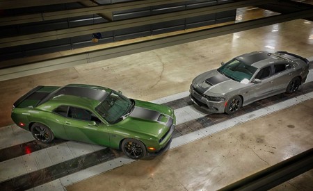 2019 Dodge Challenger RT and 2019 Dodge Charger Stars & Stripes Edition Front Three-Quarter Wallpapers 450x275 (3)