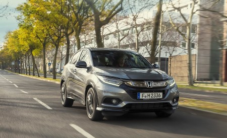 2019 Honda HR-V Front Three-Quarter Wallpapers 450x275 (4)