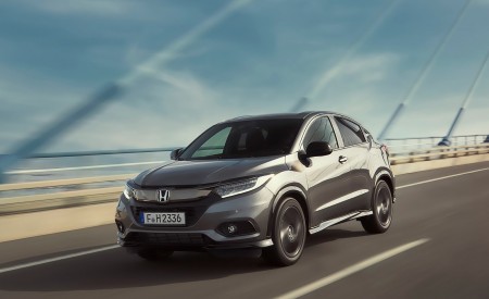 2019 Honda HR-V Front Three-Quarter Wallpapers 450x275 (5)