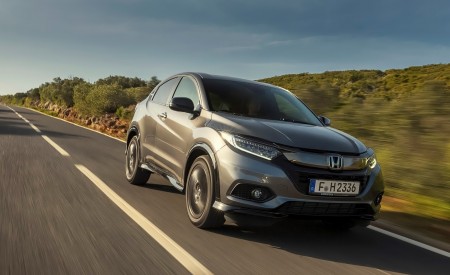 2019 Honda HR-V Front Three-Quarter Wallpapers 450x275 (6)