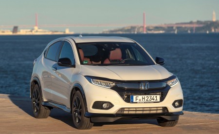 2019 Honda HR-V Front Wallpapers 450x275 (61)