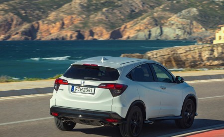 2019 Honda HR-V Rear Three-Quarter Wallpapers 450x275 (52)