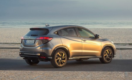 2019 Honda HR-V Rear Three-Quarter Wallpapers 450x275 (25)