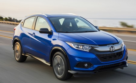 2019 Honda HR-V Sport Front Three-Quarter Wallpapers 450x275 (91)