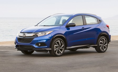 2019 Honda HR-V Sport Front Three-Quarter Wallpapers 450x275 (107)