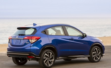 2019 Honda HR-V Sport Rear Three-Quarter Wallpapers 450x275 (101)