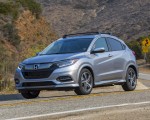 2019 Honda HR-V Touring Front Three-Quarter Wallpapers 150x120