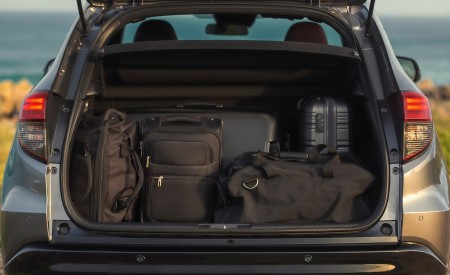 2019 Honda HR-V Trunk Wallpapers 450x275 (38)