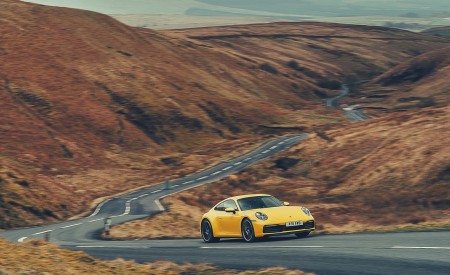 2019 Porsche 911 (992) Carrera 4S (UK-Spec) Front Three-Quarter Wallpapers 450x275 (12)