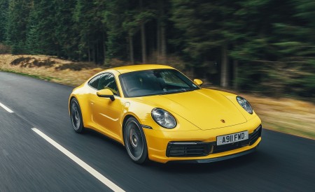 2019 Porsche 911 (992) Carrera 4S (UK-Spec) Front Three-Quarter Wallpapers 450x275 (2)