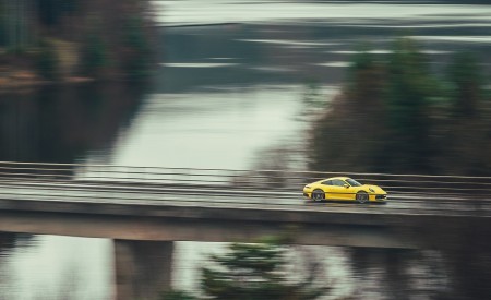 2019 Porsche 911 (992) Carrera 4S (UK-Spec) Front Three-Quarter Wallpapers 450x275 (13)