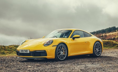 2019 Porsche 911 (992) Carrera 4S (UK-Spec) Front Three-Quarter Wallpapers 450x275 (14)