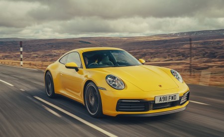 2019 Porsche 911 (992) Carrera 4S (UK-Spec) Front Three-Quarter Wallpapers 450x275 (7)