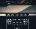2019 Porsche 911 (992) Carrera S (UK-Spec) Central Console Wallpapers 150x120 (34)