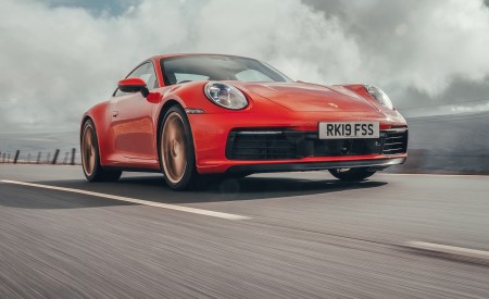 2019 Porsche 911 (992) Carrera S (UK-Spec) Front Three-Quarter Wallpapers 450x275 (7)