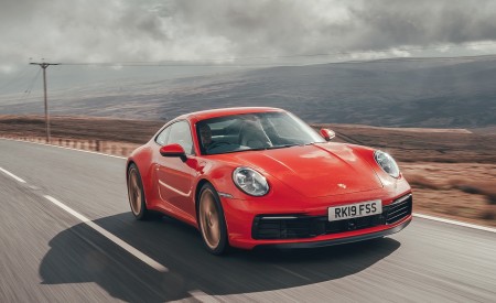 2019 Porsche 911 (992) Carrera S (UK-Spec) Front Three-Quarter Wallpapers 450x275 (9)