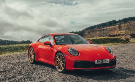 2019 Porsche 911 (992) Carrera S (UK-Spec) Front Three-Quarter Wallpapers 450x275 (19)
