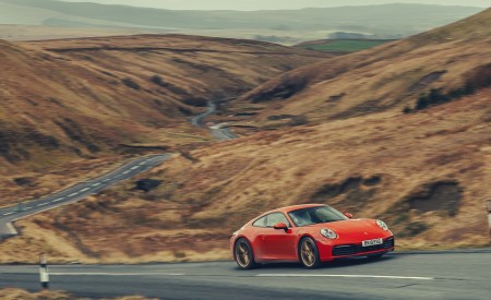 2019 Porsche 911 (992) Carrera S (UK-Spec) Front Three-Quarter Wallpapers 450x275 (10)